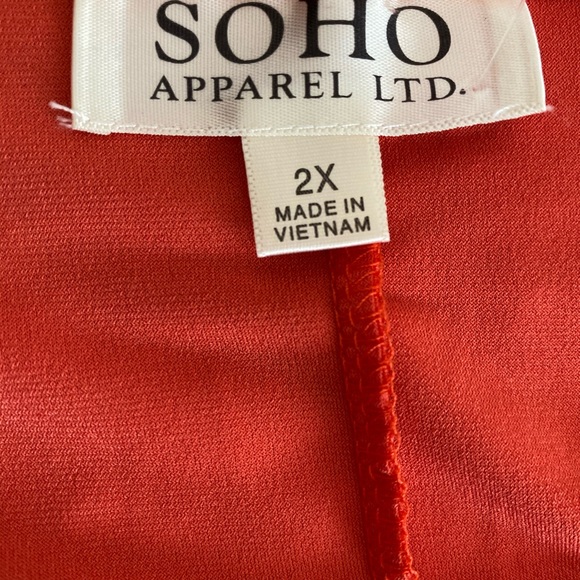 Beautiful long sleeve dress - Picture 3 of 3